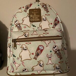 Three lounge fly backpacks